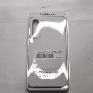 Samsung Galaxy S22+ Soft White Silicone Cover